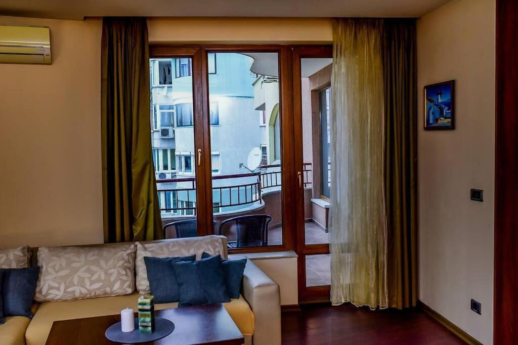 Sea View Apartment Next To Sea Garden And Beach Варна Экстерьер фото